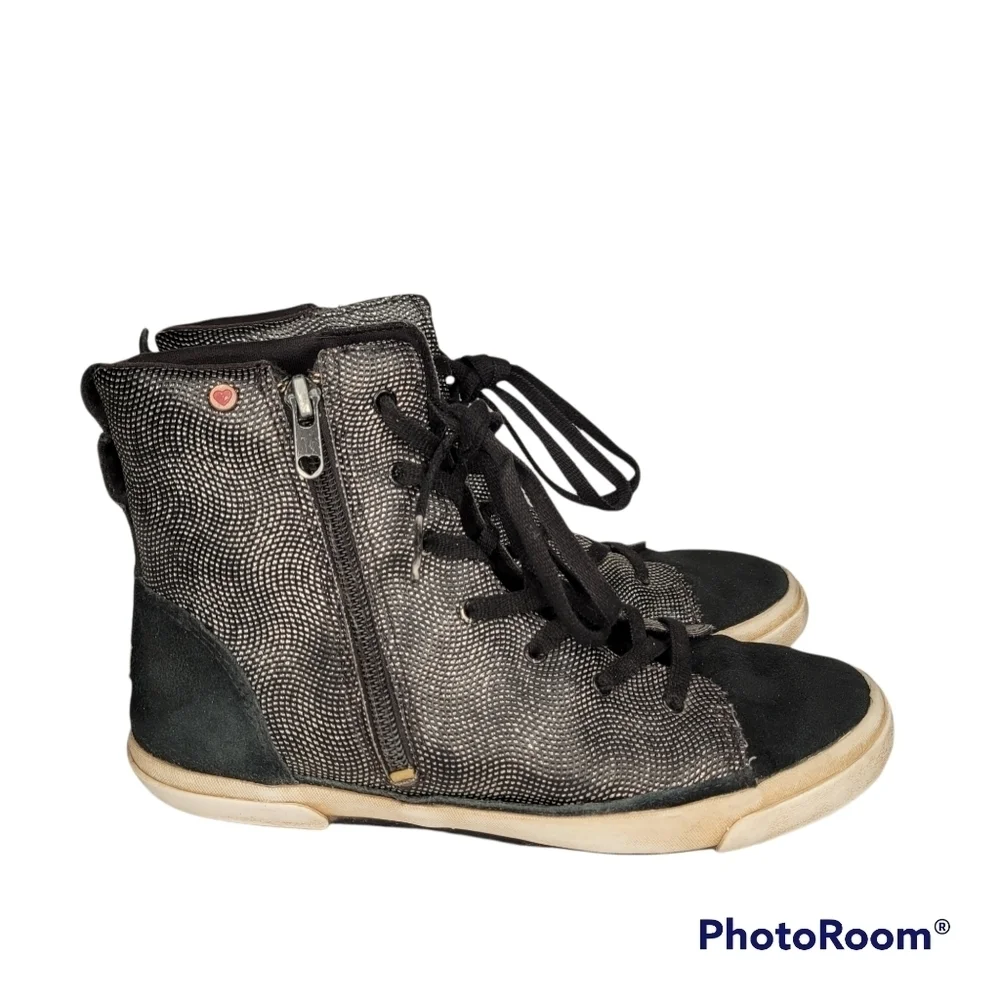 UGG I Heart Geometric Hi-top Sneakers